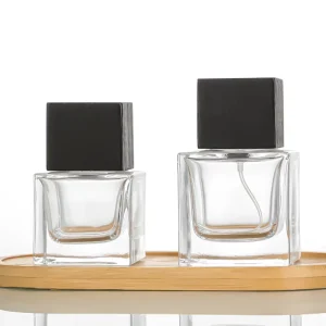 30ml 50ml 100ml Square Glass Perfume Bottle with Fea15 Wooden Black Perfume Cap Pump Sprayer Portable Cosmetic Spray Bottle