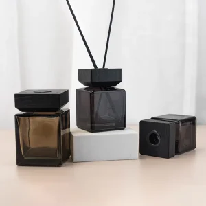 50ml 100ml 150ml Luxury Flat Translucent Black Borosilicate Glass Bottle Wood Lid Aromatherapy