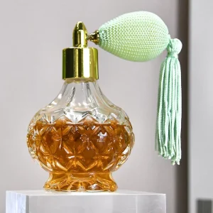 Carved Refillable Empty 90ml 100ml Purple Glass Perfume Atomizer Spray Bottle with Vintage Long Tassels Pump