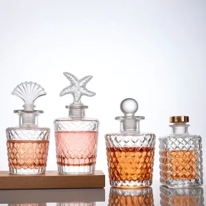 Cold Extract Aromatherapy Luxury Perfume Bottle 50ml 200ml Round Glass Refillable Diffuser Bottle With Gift Packaging Box OEM