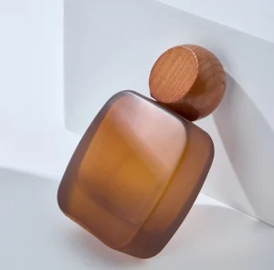 Custom Brown Glass Perfume Bottle with Wooden Cap Customizable Packaging and Bottle Color for Personalization