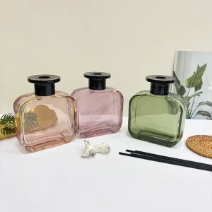 Custom Color 150ml Reed Diffuser Flat Square Clear Glass Perfume Aromatherapy Bottles with Plastic Mushroom Cap Home Decoration