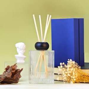 Custom Logo Box 200 ml Round Glass Diffuser Bottle 6.8oz Home Decorative Fragrance Reed Diffuser Bottles With Wooden Screw Cap