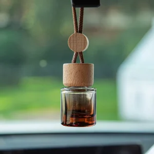 Customizable Scented Essential Oil Diffuser Aromatherapy Air Freshener Hanging Glass Crown Cap Car Perfume Bottle