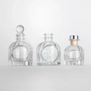 Customized 50ml 100ml Glass Aromatherapy Diffuser Bottle Square Reed Handmade Small Batches Matte Finish Pump Sayer