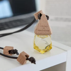 Customized Logo and Flavor Car Perfume Glass Bottles Fragrance Natural Plant Essential Oil Car Air Freshener Deodorant