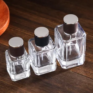 Customized New Design Fancy Mist Spray Pump Perfume Bottle Luxurious High Quality Perfume Empty Glass Perfume Bottle