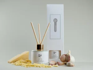 Fragrance Aroma Reed Diffuser Perfume Bedroom Private Label Luxury Glass Bottle Essential Oil
