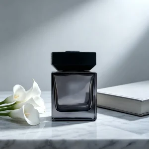 High end Large Square Glass Flameless Essential Oil Diffuser Bottle Refillable Aromatic Container Matte Silk Screen Printing