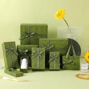 Light Luxury Green Rectangular Embossed Raffia Gift Box for Cosmetics Perfume Essential Oil Empty Souvenir Box