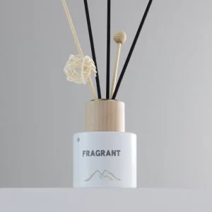 Luxury 50ml 100ml White Reed Aromatherapy Diffuser Bottle With Wood Lid for Room Spray 150ml Capacity for Household Perfume