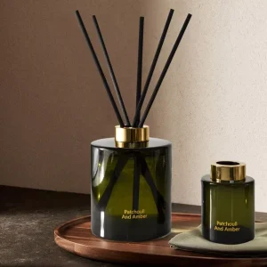 Luxury Reed Diffuser Glass Bottle 100ml 150ml 200ml 500ml With Screw Golden Lid and Sticks