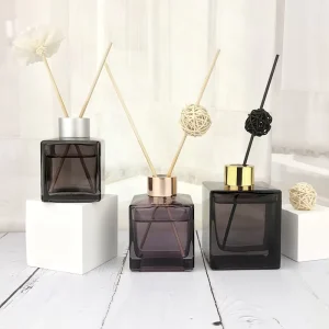 Luxury Transparent Fragrant Reed Oil Perfume Glass Diffuser Bottles 100ml 150ml 200ml Custom Logo Gift Box