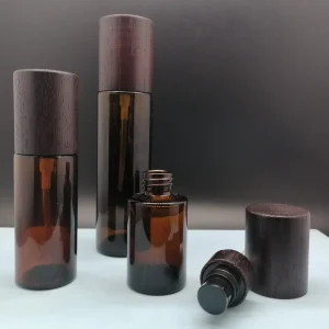 Natural Wooden Cap Empty Cosmetic Packaging Flat Shoulder Bottle Transparent Amber Glass Treatment Pump Bottles