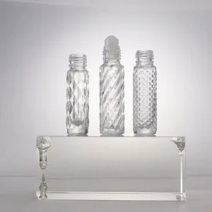 New Design High Quality Custom Colors 15ml Perfume Oil Roll on Glass Bottle with Screw Cap and Screen Printed Roller for