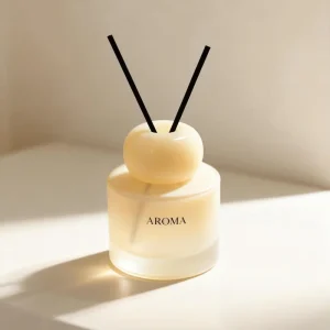 Round 100ml 150ml 200ml Glass Aroma Reed Diffuser Bottle With Resin Lid Scent Stick Reed Custom Aromatherapy Oil Bottle