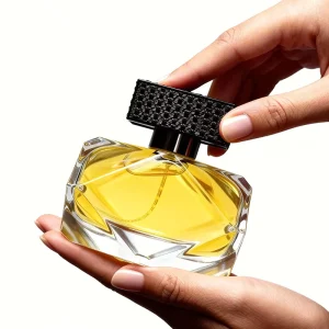 Square Glass Perfume Bottle with Pump Sprayer Optional Capacities 50ml 100ml Customizable Box