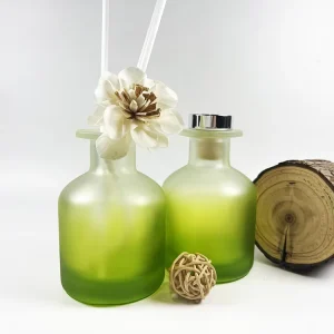 Unique Design Thick Glass Empty Fancy Luxury Aroma Bottle Aromatherapy with Natural Rattan and Customized Box