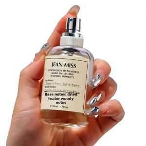 Women’s Perfume Is Lazy Fresh Natural and Lasting on Weekends